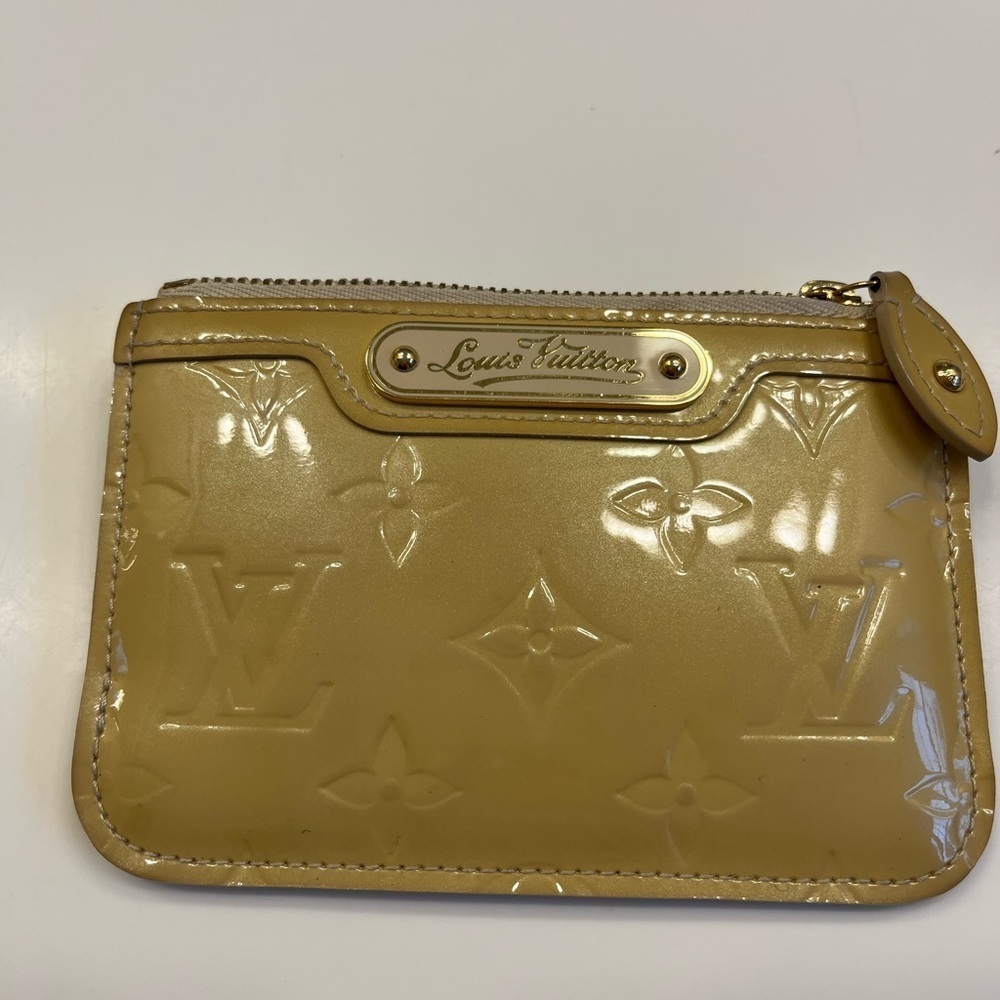 Louis Vuitton Cream Key Pouch - Picture 2 of 9